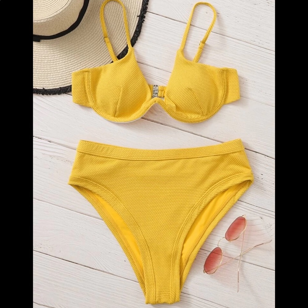 Textured Underwire High Waist Bikini